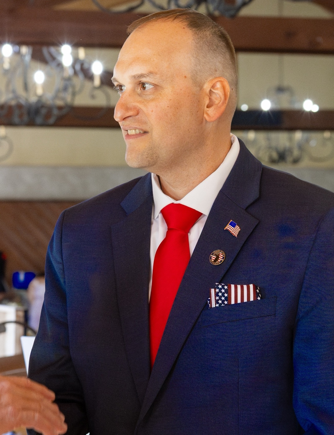 Bob Smith in conversation with local veterans at the Santa Maria Veterans Gala